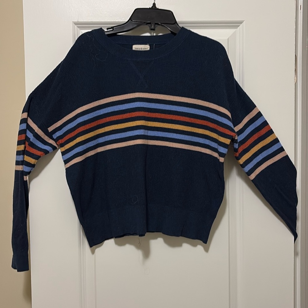 Thread and supply small long sleeve top